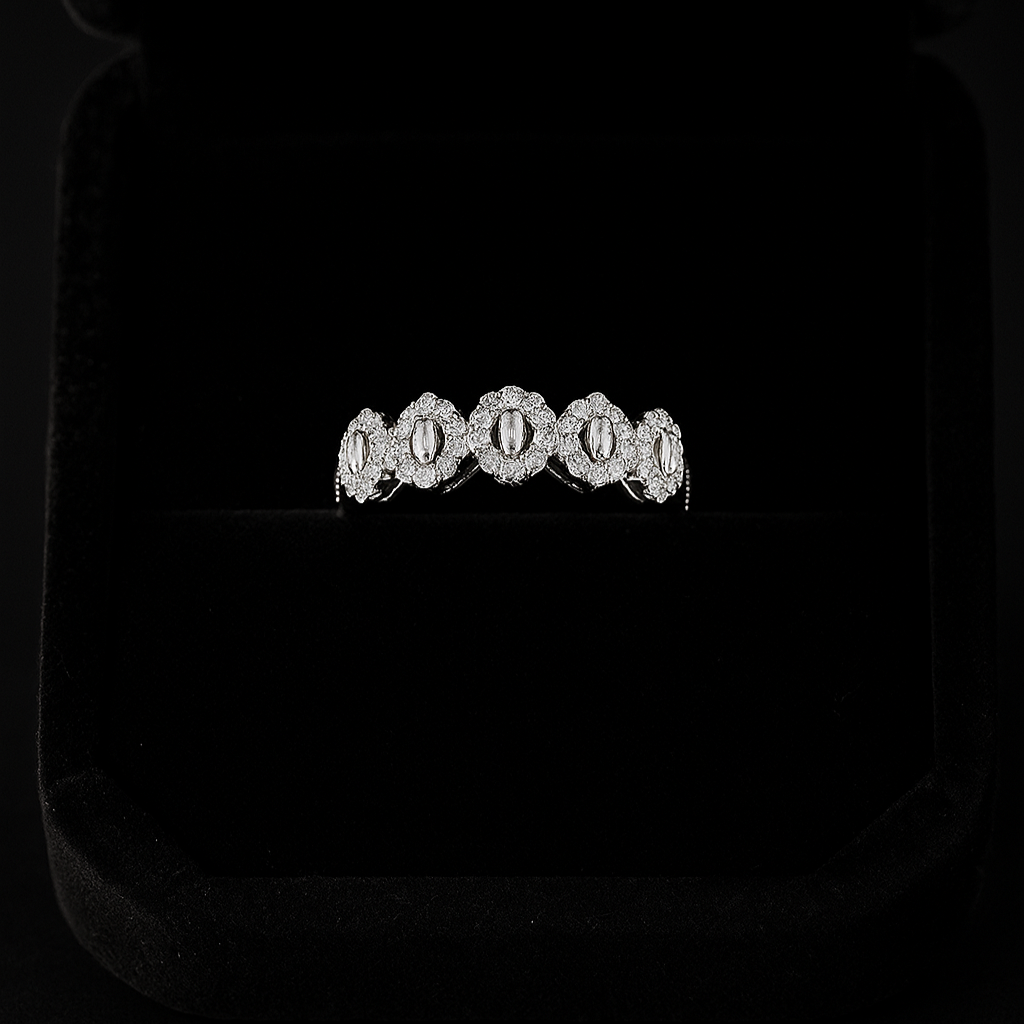 The Lumières Diamond Ring