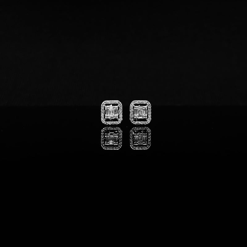 Éclat Souverain Diamond Stud Earrings